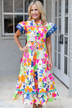 Load image into Gallery viewer, Pink Ricrac Trim Flutter Sleeve Buttoned Floral Maxi Dress. (SPI)