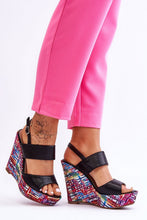 Load image into Gallery viewer, S.I.S Buskin Black Strap n intersected colors Platform heels 181431