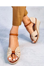 Load image into Gallery viewer, Inello Buskin Light Brown/ Cream heel sandals 181962