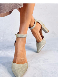 Block heel pumps